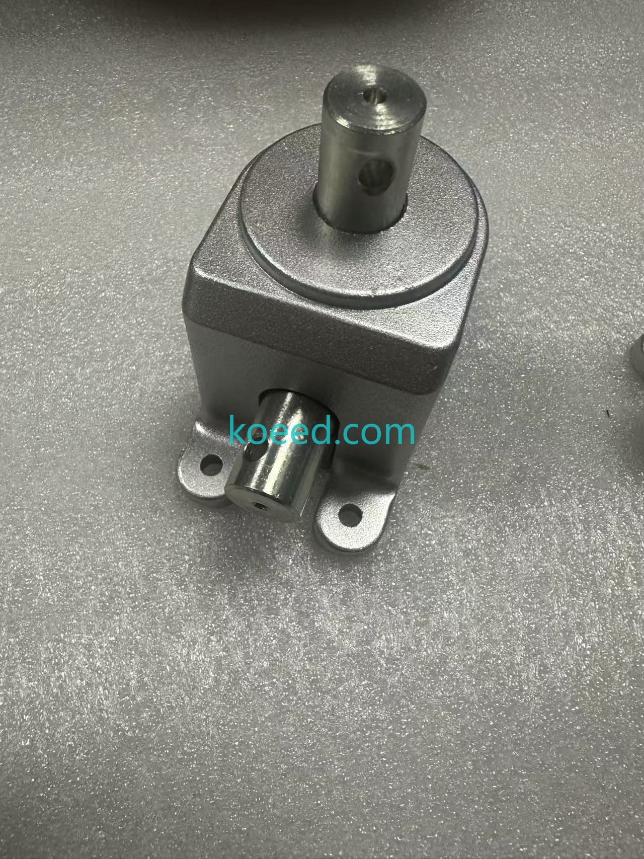 Right angle steering gear - Koeed Fashion View